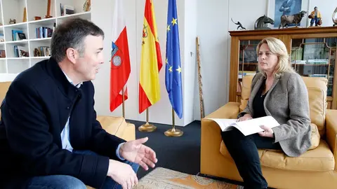 La consejera de Desarrollo Rural, Ganader&iacute;a, Pesca y Alimentaci&oacute;n, Mar&iacute;a Jes&uacute;s Susinos, recibe al alcalde de Valdeolea, Fernando Franco Gonz&aacute;lez. 

21 ene 22