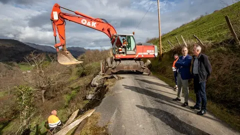 11:00 horas. https://maps.app.goo.gl/XN1UoeFPSNT5QFea6
El consejero de Fomento, Vivienda, Ordenaci&oacute;n del Territorio y Medio ambiente, Roberto Media, inaugura actuaciones en el municipio de Soba.