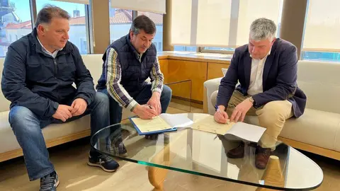 12:30 horas. Despacho del consejero
El consejero de Econom&iacute;a, Hacienda, Fondos Europeos y Financiaci&oacute;n Auton&oacute;mica, Luis &Aacute;ngel Ag&uuml;eros, firma un convenio con el Ayuntamiento de Cieza.
11 FEB 25 &copy; Oficina de comunicaci&oacute;n