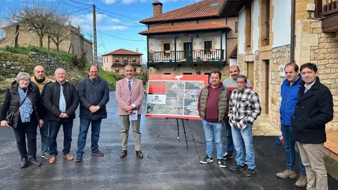 11:30 horas. Cl. San Mart&iacute;n, s/n. Ayuntamiento de Villafufre
El consejero de Fomento, Vivienda, Ordenaci&oacute;n del Territorio y Medio ambiente,
Roberto Media, acude a la inauguraci&oacute;n del asfaltado en San Mart&iacute;n. 12 feb 25 &copy;&nbsp;Oficina de comunicaci&oacute;n