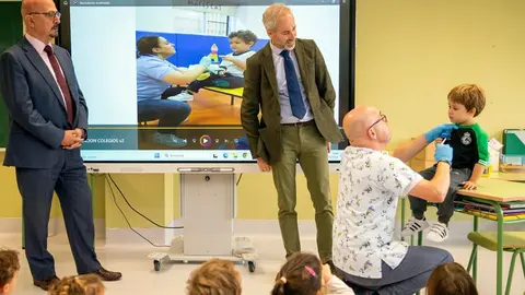 CEIP Cabo Mayor, Santander

Los consejeros Educaci&oacute;n, Formaci&oacute;n Profesional y Universidades, Sergio Silva, y de Salud, C&eacute;sar Pascual, asisten al inicio de la campa&ntilde;a de vacunaci&oacute;n en centros escolares. 
nr &copy;
18 oct 24