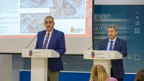 El consejero de Fomento, Vivienda, Ordenaci&oacute;n del Territorio y Medio ambiente, Roberto Media, junto al alcalde de Cabez&oacute;n de la Sal, Oscar L&oacute;pez, informan sobre proyectos municipales.
18 FEB 25