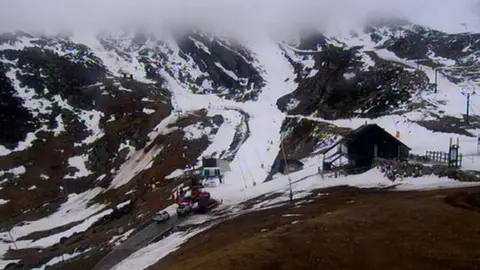 Captura de pantalla 2025-03-05 a las 16.28.47