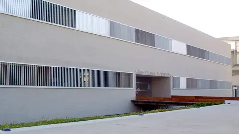 Aspecto actual del Centro de Salud El Sardinero.
Jes&oelig;s Mungu&rsquo;a &copy;
15 jul 04