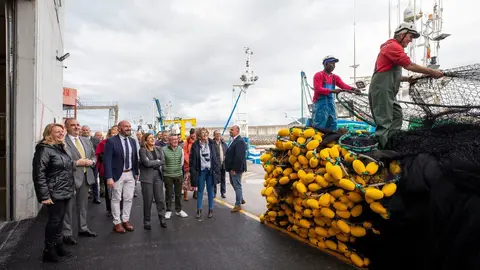 10:00 horas. Puerto de Laredo
La presidenta de Cantabria, Mar&iacute;a Jos&eacute; S&aacute;enz de Buruaga, inaugura la ampliaci&oacute;n de la
lonja.11 marzo 25 &copy; Miguel De la Parra