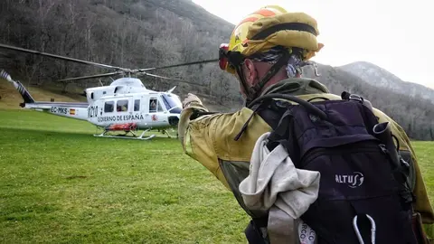 Miembros de la BRIF de Cantabria en Incendio forestal en Ardisana (Llanes- Asturias)
10/3/23
Foto Xuan Cueto