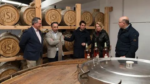 12:00 horas. Bo. Los riegos, 5. Arce, Pi&eacute;lagos
La consejera de Desarrollo Rural, Ganader&iacute;a, Pesca y Alimentaci&oacute;n, Mar&iacute;a Jes&uacute;s
Susinos, visita la empresa Siderit 14 MARZO 25 &copy; Miguel De la Parra