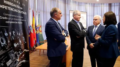 El consejero de Industria, Empleo, Innovaci&oacute;n y Comercio, Eduardo Arasti, acude a la presentaci&oacute;n del Programa Hibridaci&oacute;n en Competencias Digitales.	
19 MAR 25