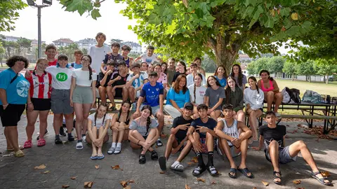 10:00 horas. Albergue juvenil de Loredo

La consejera de Inclusi&oacute;n Social, Juventud, Familias e Igualdad, Bego&ntilde;a G&oacute;mez del R&iacute;o, visita el campamento de Loredo.