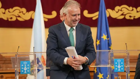 Ministro de Politica Territorial Angel Victor Torres preside la comisi&oacute;n de transferencias Estado-Galicia en las que se formaliza el traspaso de competencias de gesti&oacute;n del Litoral  - lo recibe el Presidente de la Xunta, Alfonso Rueda