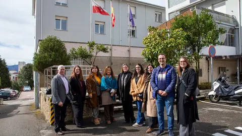 11:00 horas. Cl. Canalejas, 42. Santander
La consejera de Inclusi&oacute;n Social, Juventud, Familias e Igualdad, Bego&ntilde;a G&oacute;mez del R&iacute;o, presenta el nuevo programa de atenci&oacute;n a menores y j&oacute;venes que presentan conductas desadaptativas y/o de riesgo y a sus familiares. 16 abril 25 &copy; Miguel De la Parra