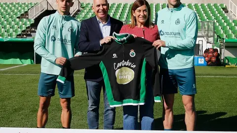 La presidenta de Cantabria, Mar&iacute;a Jos&eacute; S&aacute;enz de Buruaga, presenta la campa&ntilde;a promoci&oacute;n de los productos de Cantabria &ldquo;Sabe a Norte&rdquo;.

16 abr 25