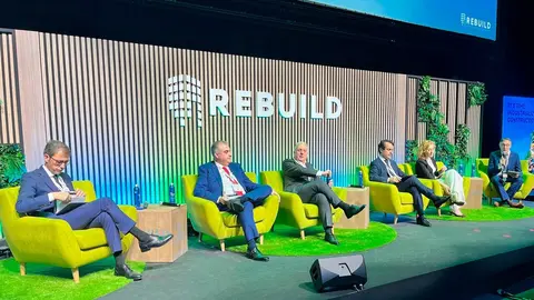 10:30 horas. IFEMA, Pabellones 9 y 10, Madrid 
El consejero de Fomento, Vivienda, Ordenaci&oacute;n del Territorio y Medio Ambiente, Roberto Media, asiste al congreso Rebuild 2025. A partir de las 12:00 horas intervendr&aacute; en la mesa redonda &lsquo;Modelos de industrializaci&oacute;n a debate en cinco comunidades aut&oacute;nomas&rsquo;. 
24 ABRIL 25 &copy; Oficina de comunicaci&oacute;n