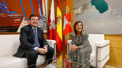 La presidenta de Cantabria, Mar&iacute;a Jos&eacute; S&aacute;enz de Buruaga, preside el acto conmemorativo del D&iacute;a de Europa junto al presidente de la Junta de Castilla y Le&oacute;n, Alfonso Fern&aacute;ndez Ma&ntilde;ueco.
9 MAY 24