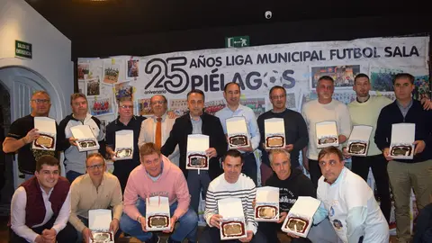 HOMENAJE 25 ANIVERSARIO LIGA MUNICIPAL F&Uacute;TBOL SALA PI&Eacute;LAGOS (22) - homenaje jugadores y delegados veteranos 