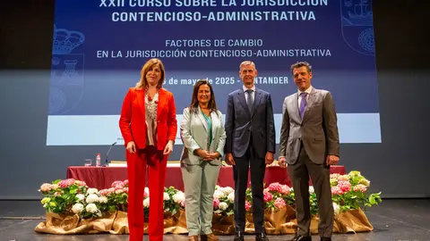 09:30 horas. Palacio de Festivales de Cantabria
La consejera de Inclusi&oacute;n Social, Juventud, Familias e Igualdad, Bego&ntilde;a G&oacute;mez del
R&iacute;o, inaugura el &lsquo;XXII Curso sobre la Jurisdicci&oacute;n Contencioso-Administrativa&rsquo;. 15 MAYO 25 &copy; Miguel De la Parra