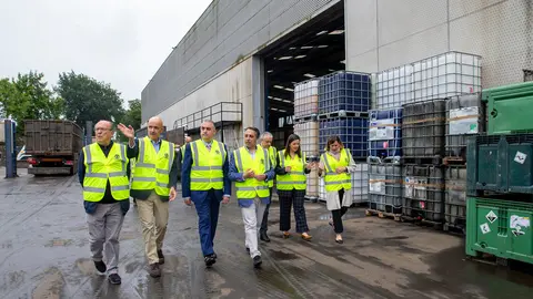 El consejero de Fomento, Vivienda, Ordenaci&oacute;n del Territorio y Medio Ambiente, Roberto Media, visita la empresa Tirso y asiste a la entrega de la Certificaci&oacute;n Gestor Residuos 0. 
3 jun 25
