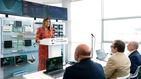 La presidenta de Cantabria, Mar&iacute;a Jos&eacute; S&aacute;enz de Buruaga, inaugura el Centro de Ciberseguridad de Cantabria.
11 jun 25