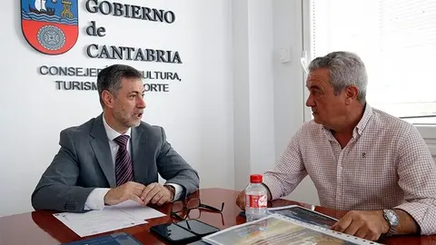El consejero de Cultura, Turismo y Deporte, Luis Mart&iacute;nez Abad, recibe en su despacho al alcalde de Polaciones, Vicente G&oacute;mez.
13 JUN 25