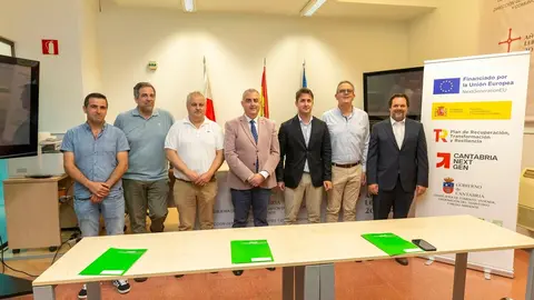 09:30 horas. Despacho del consejero
El consejero de Fomento, Vivienda, Ordenaci&oacute;n del Territorio y Medio Ambiente, Roberto Media, firma los convenios de ayuda a empresas del transporte. 
 18 JUNIO 25 &copy; Miguel De la Parra