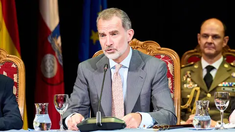 23/6/22  SANTANDER
uimp 
Acto acad&eacute;mico de apertura de los Cursos de Verano de la UIMP
S.M. el Rey D. Felipe VI, D. Rafael Yuste, Catedr&aacute;tico de Biolog&iacute;a, Columbia University

FOTO: Juan Manuel Serrano Arce