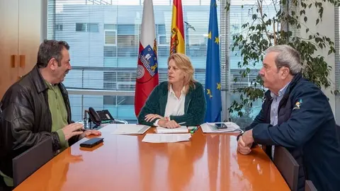 9:00 horas. Despacho de la consejera

La consejera de Desarrollo Rural, Ganader&iacute;a, Pesca y Alimentaci&oacute;n, Mar&iacute;a Jes&uacute;s Susinos, recibe al alcalde de San Roque de Riomiera, Antonio Fern&aacute;ndez Diego.