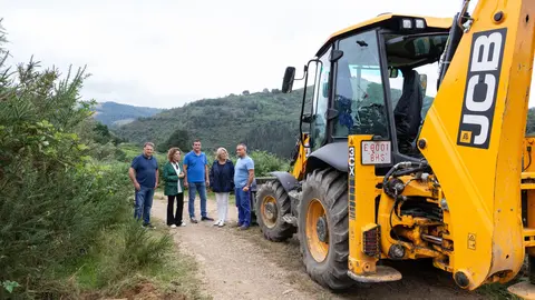 La consejera de Desarrollo Rural, Ganader&iacute;a, Pesca y Alimentaci&oacute;n, Mar&iacute;a Jes&uacute;s Susinos, se re&uacute;ne y visita con el alcalde de Cieza, obras de infraestructuras agrarias. 
@PATRICIA PEREDA