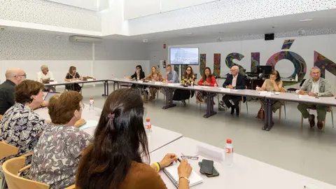 La consejera de Inclusi&oacute;n Social, Juventud, Familias e Igualdad, Bego&ntilde;a G&oacute;mez del R&iacute;o, preside el primer Consejo de Personas Mayores de Cantabria. 
@Patricia Pereda