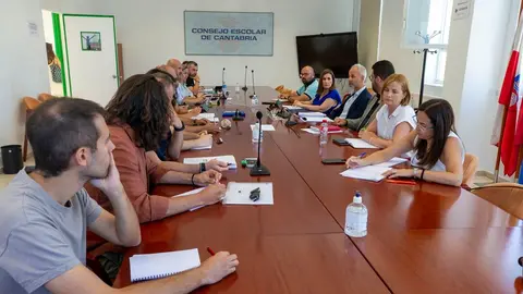 12:00 horas. CEIP Sim&oacute;n Cabarga, Santander
El consejero de Educaci&oacute;n, Formaci&oacute;n Profesional y Universidades, Sergio Silva, acude a la mesa de negociaci&oacute;n con la Junta de Personal Docente. 9 JULIO 25 &copy; Miguel De la Parra