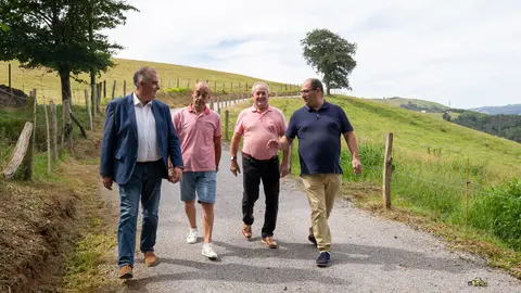 12:00 horas. https://maps.app.goo.gl/vAZwqHZyWe71MZ3o6
El consejero de Fomento, Vivienda, Ordenaci&oacute;n del Territorio y Medio Ambiente, Roberto Media, inaugura actuaciones en Villafufre en materia de obras p&uacute;blicas y aguas. 
3 sep 25 &copy; Miguel De la Parra
