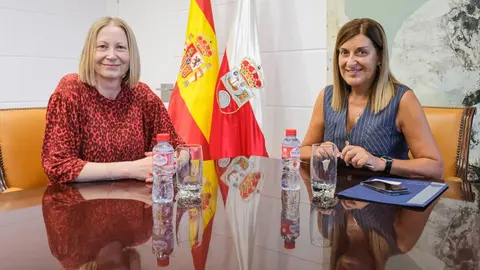 09:00 horas. Despacho de la presidenta. La presidenta de Cantabria, Mar&iacute;a Jos&eacute; S&aacute;enz de Buruaga, recibe a la alcaldesa de Entrambasaguas, Gloria Sierra. 8 de septiembre de 2025 &copy; Ra&uacute;l Lucio