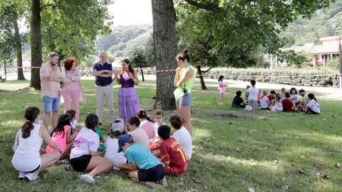 La consejera de Inclusi&oacute;n Social, Juventud, Familias e Igualdad, Bego&ntilde;a G&oacute;mez del R&iacute;o, visita el Campamento Urbano - Plan Corresponsables 2025. 
@Patricia Pereda