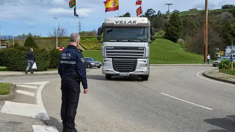 Manifestacion de transportistas, entre Santander y Torrelavega.
21/3/22 Saantander-Torrelavega

FOTOGRAFIA: JUAN MANUEL SERRANO ARCE
