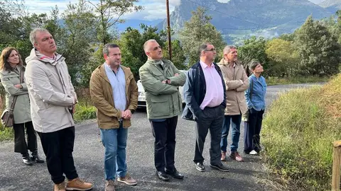 10:30 horas. Ruesga https://bit.ly/4nacALs
El consejero de Fomento, Vivienda, Ordenaci&oacute;n del Territorio y Medio Ambiente, Roberto Media, inaugura la recuperaci&oacute;n ambiental en Ruesga y Ramales de la Victoria.