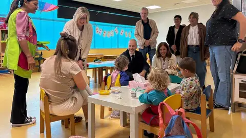 10:30 horas. Requejada. El consejero de Educaci&oacute;n, Formaci&oacute;n Profesional y Universidades, Sergio Silva, visita el CEIP P&eacute;rez Gald&oacute;s.