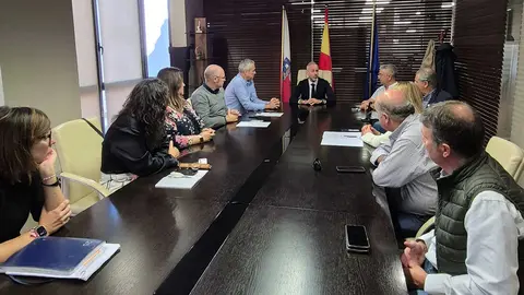 Es reuni&oacute;n consejero con representantes de Grupos de Acci&oacute;n Local para el impulso de la FP
29 OCT 25