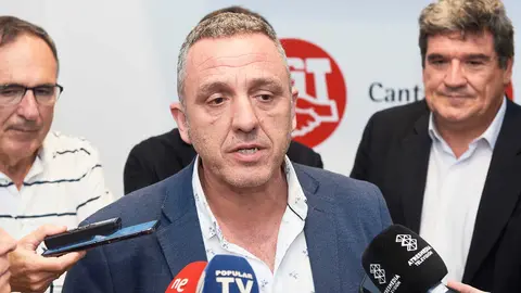 Santander 12/7/23Sede UGT SantanderMinistro Jose Luis Escriva reuni&oacute;n en UGTMariano CarmonaPhoto: Cesar Ortiz Gonzalez