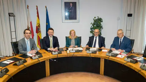Reuni&oacute;n de la Mesa del Parlamento y la Junta de Portavoces.