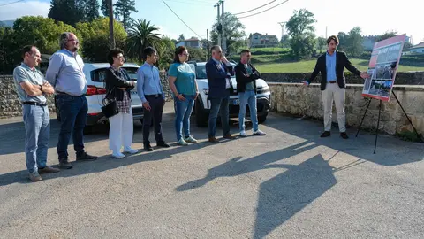 12:30 horas. Santiurde de Toranzo. El consejero de Fomento, Vivienda, Ordenaci&oacute;n del Territorio y Medio Ambiente, Roberto Media, inaugura obras de drenaje en el municipio. 14 de octubre de 2025 &copy; Ra&uacute;l Lucio