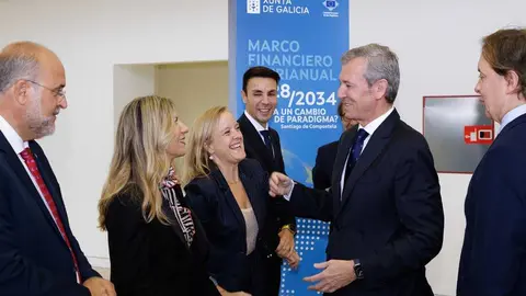 O presidente da Xunta, Alfonso Rueda, acompa&ntilde;ado do conselleiro de Presidencia, Xustiza e Deportes, Diego Calvo, e do conselleiro de Facenda e Administraci&oacute;n P&uacute;blica, Miguel Corgos, inaugura a reuni&oacute;n da delegaci&oacute;n espa&ntilde;ola do Comit&eacute; Europeo das Rexi&oacute;ns, Mesa &ndash; Debate &ldquo;Marco Financiero Plurianual 2028-2034: &iquest;Hacia un cambio de paradigma?&rdquo;. Cidade da Cultura (Santiago),21/10/25.