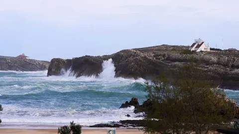 2/11/23  Santander
ep temporal olas 



FOTO: Juanma Serrano