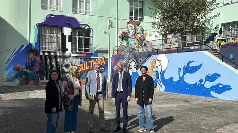 El consejero de Educaci&oacute;n, Formaci&oacute;n Profesional y Universidades, Sergio Silva, visita al CEPA Escuelas Verdes.