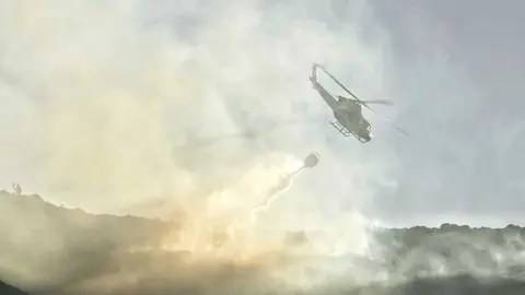 Miembros de la BRIF de Cantabria en Incendio forestal en Ardisana (Llanes- Asturias)
10/3/23
Foto Xuan Cueto