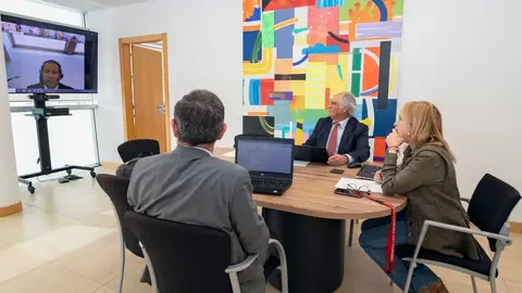 11:30 horas. Despacho de la consejera
La consejera de Presidencia, Justicia, Seguridad y Simplificaci&oacute;n Administrativa, Isabel Urrutia, reuni&oacute;n telem&aacute;tica con el Consejo General del Poder Judicial, para tratar el convenio de colaboraci&oacute;n para la formaci&oacute;n de jueces y magistrados.