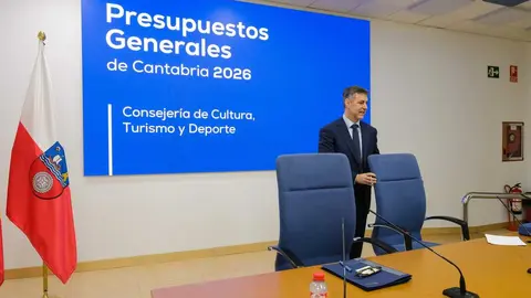 10:00 horas. Sala de prensa del Gobierno de Cantabria. El consejero de Cultura, Turismo y Deporte, Luis Mart&iacute;nez Abad, presenta en rueda de prensa, los Presupuestos de su Consejer&iacute;a. 10 de noviembre de 2025 &copy; Ra&uacute;l Lucio