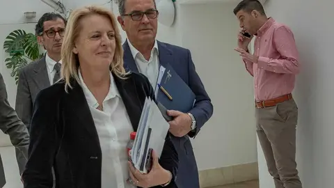 10:00 horas. Parlamento de Cantabria
La consejera de Desarrollo Rural, Ganader&iacute;a, Pesca y Alimentaci&oacute;n, Mar&iacute;a Jes&uacute;s Susinos, acompa&ntilde;ada de todos los altos cargos de su Consejer&iacute;a, comparece en la Comisi&oacute;n de Econom&iacute;a, Hacienda, Financiaci&oacute;n Auton&oacute;mica y Fondos Europeos para informar sobre el Proyecto de Ley de Presupuestos Generales de la Comunidad Aut&oacute;noma para 2026.