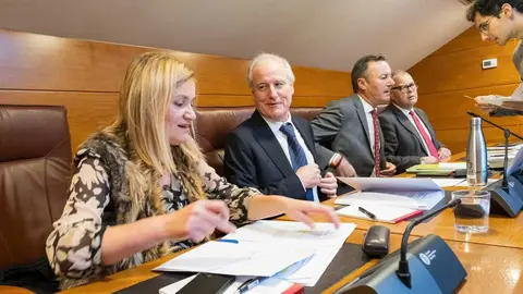 10:00 horas. Parlamento de Cantabria. El consejero de Industria, Empleo, Innovaci&oacute;n y Comercio, Eduardo Arasti, acompa&ntilde;ado de todos los altos cargos de su Consejer&iacute;a, comparece en la Comisi&oacute;n de Econom&iacute;a, Hacienda, Financiaci&oacute;n Auton&oacute;mica y Fondos Europeos para informar sobre el Proyecto de Ley de Presupuestos Generales de la Comunidad Aut&oacute;noma para 2026. 13 de noviembre de 2025 &copy; Ra&uacute;l Lucio