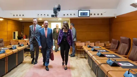 12:30 horas. Parlamento de Cantabria. El consejero de Salud, C&eacute;sar Pascual, acompa&ntilde;ado de todos los altos cargos de su Consejer&iacute;a, comparece en la Comisi&oacute;n de Econom&iacute;a, Hacienda, Financiaci&oacute;n Auton&oacute;mica y Fondos Europeos para informar sobre el Proyecto de Ley de Presupuestos Generales de la Comunidad Aut&oacute;noma para 2026. 13 de noviembre de 2025 &copy; Ra&uacute;l Lucio