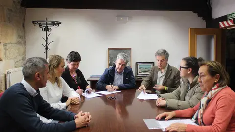 Firma convenio taller de empleo residencias 25