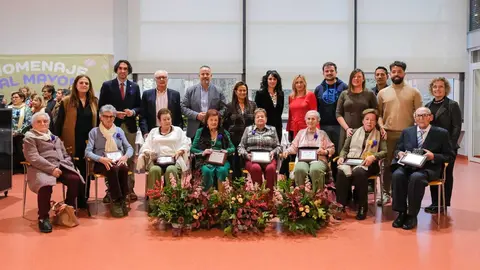 16:30 horas. El Astillero. La consejera de Inclusi&oacute;n Social, Juventud, Familias e Igualdad, Bego&ntilde;a G&oacute;mez del R&iacute;o, asiste al Homenaje al Mayor en el CSM Astillero. 21 de noviembre de 2025 &copy; Ra&uacute;l Lucio